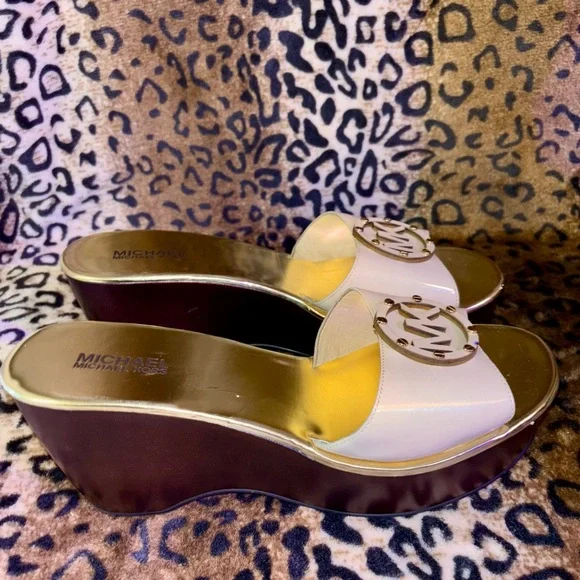 Michael Kors Women's Cream and Gold Slide Sandals - Picture 5 of 6